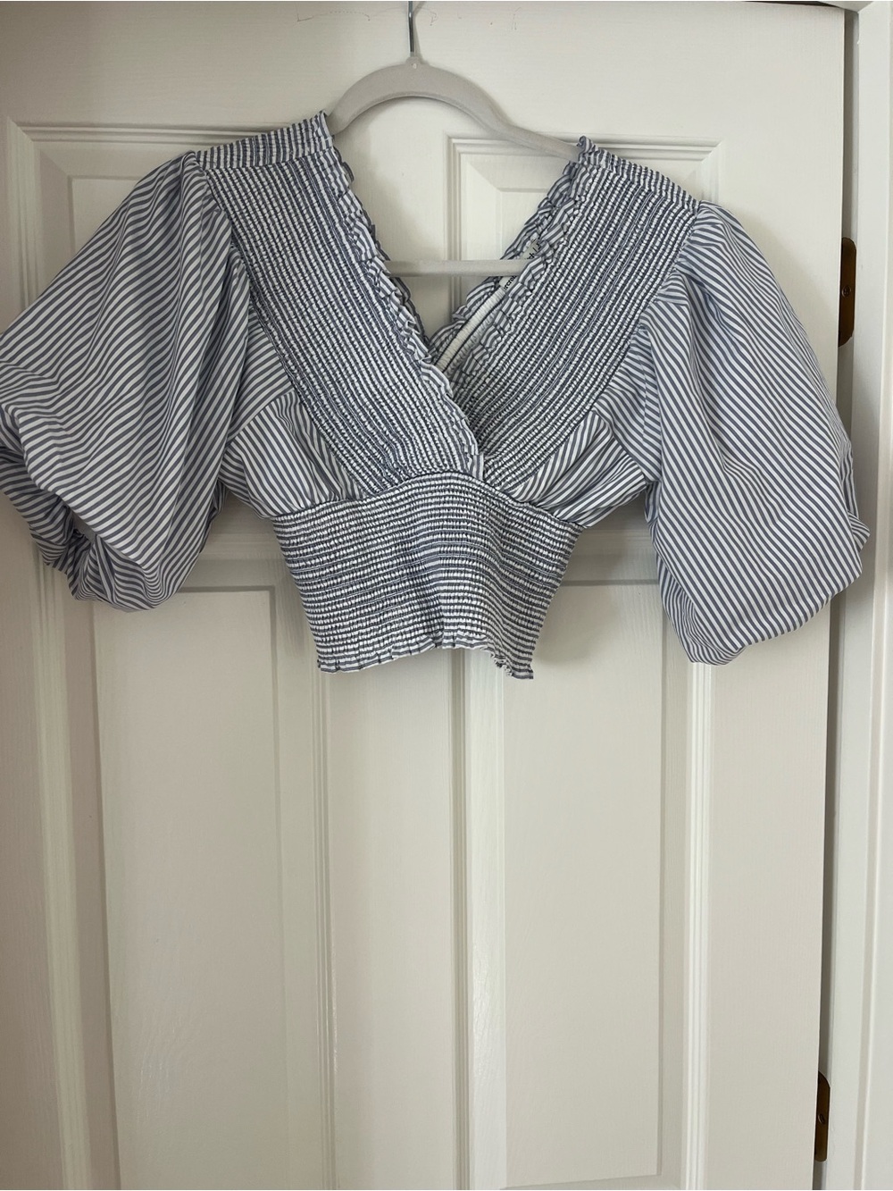 Abercrombie Striped Puff-Sleeve Smocked Waist Crop Top - Blue/White
